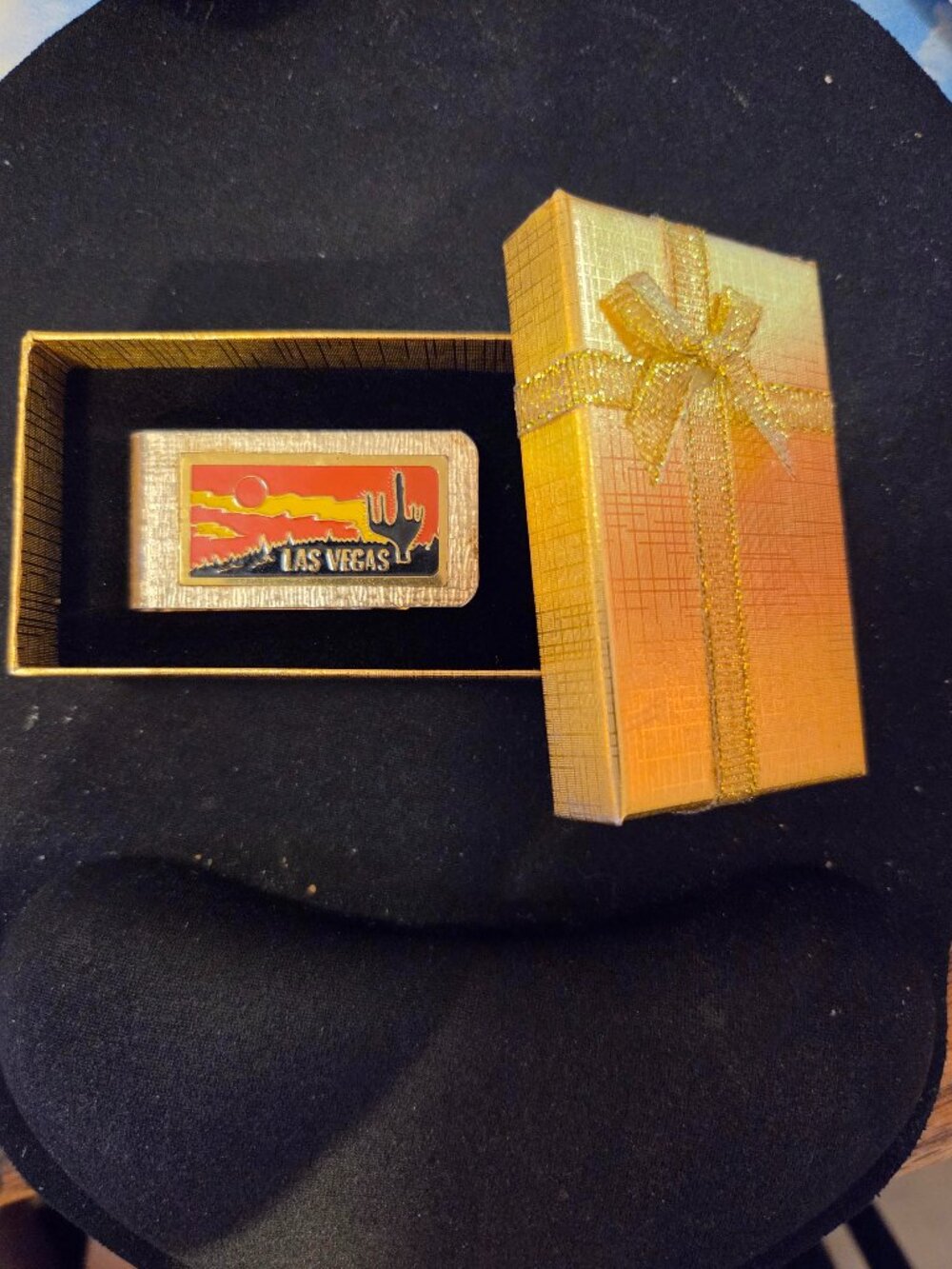 Vintage LAS VEGAS MONEY CLIP +  GIFT BOX. AWESOME!!!! LQQK!